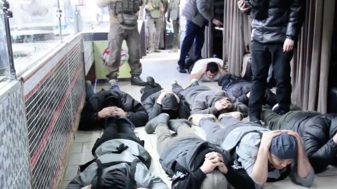 Во Владимирской области пресекли подпольное производство контрафактного шоколада На производстве работали нелегальные мигранты