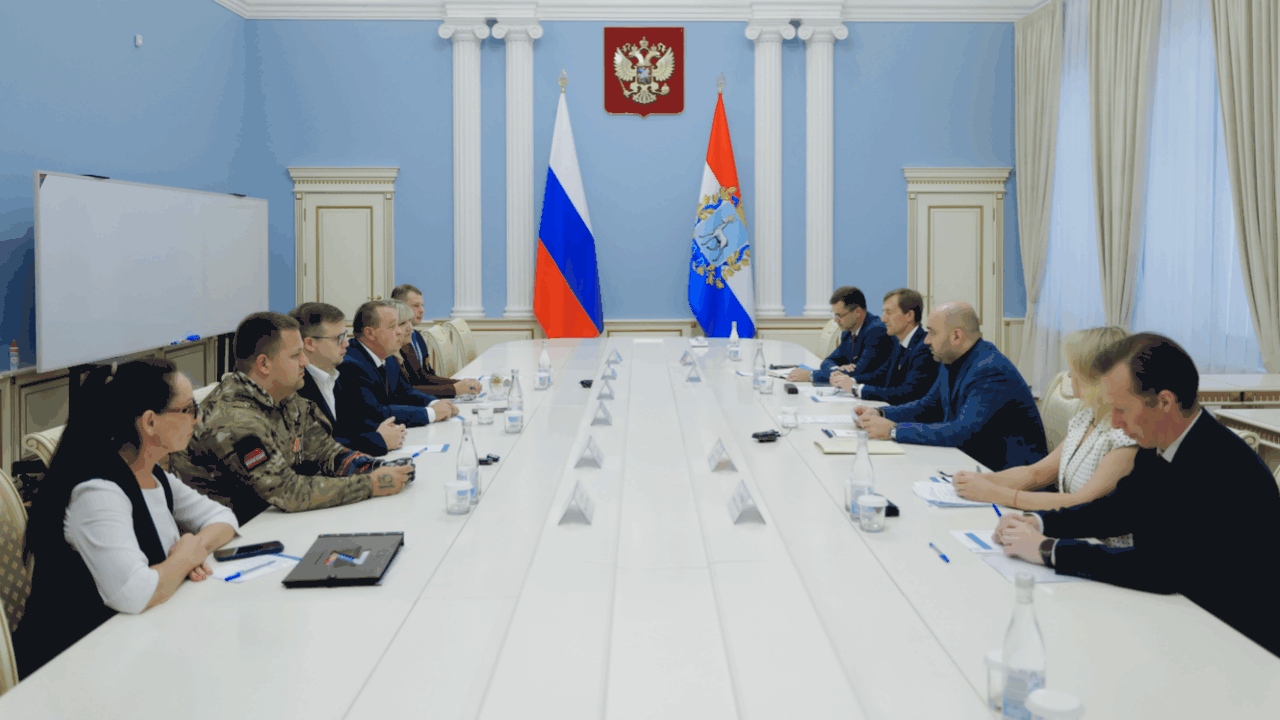 Губернатор Самарской области Вячеслав Федорищев...