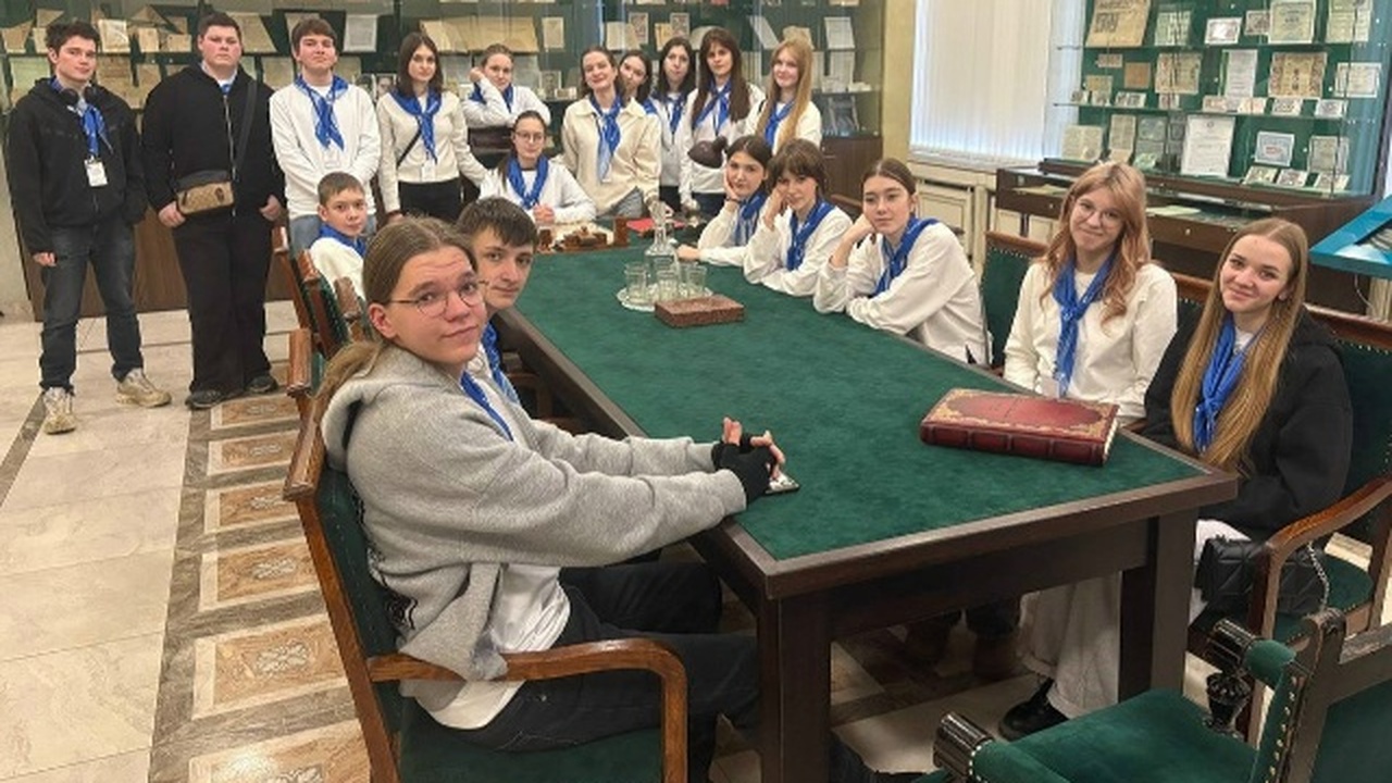 Самарские школьники участвуют в проекте «Наследие: ориентиры будущего» 46 самарских десятиклассников отправились в Москву