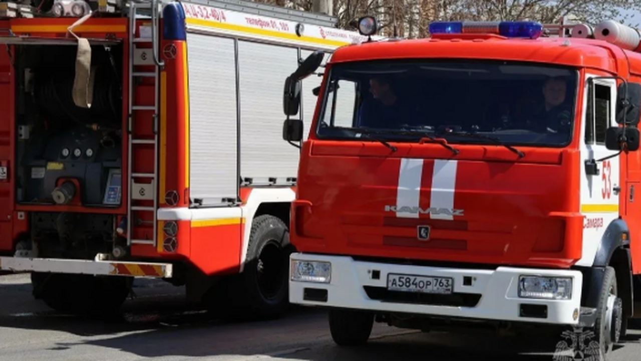 В Самарской области при пожаре в гараже с автомобилем «Ока» погиб мужчина Смертельный пожар произошел в селе Хворостянка