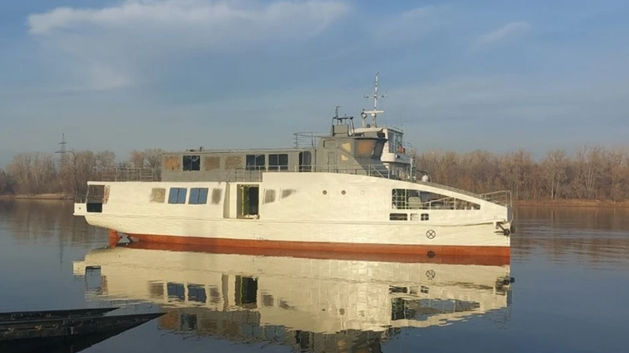 В Самаре спустили на воду новое пассажирское су...