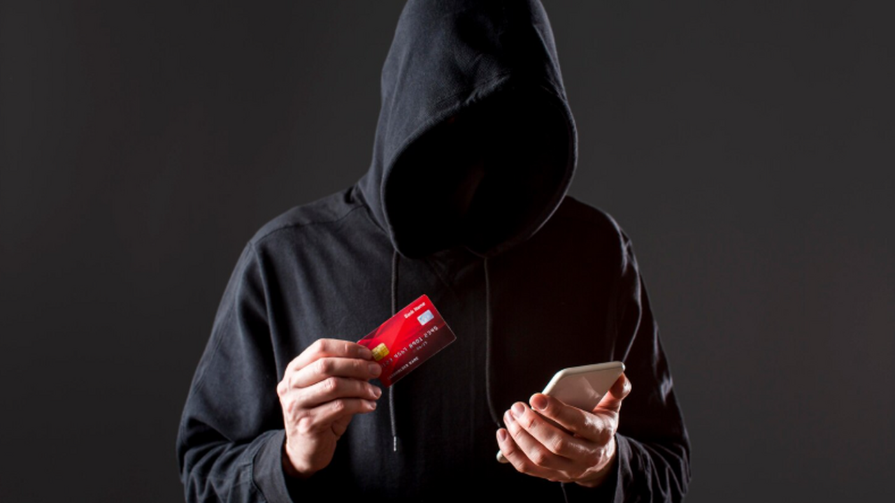 77‑летней жительнице Самары позвонил неизвестны...