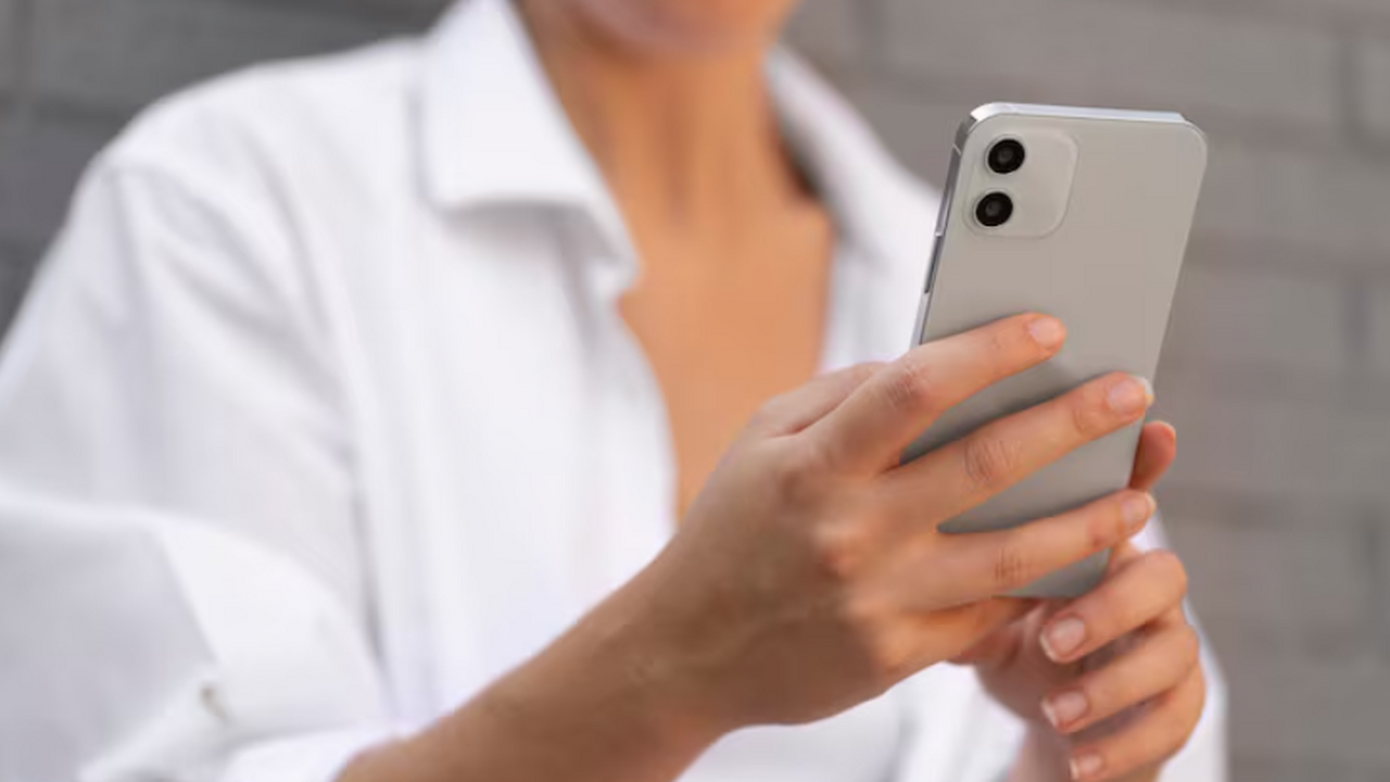 Первый складной iPhone, предположительно под на...