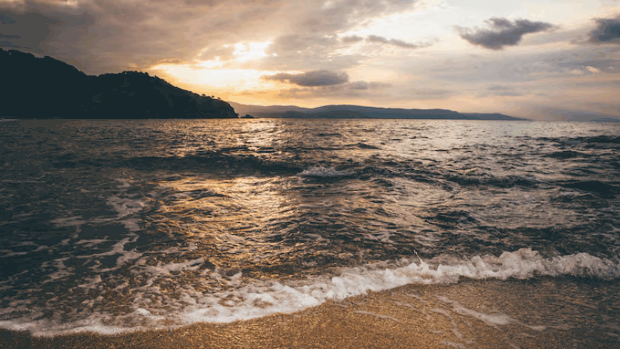 Несмотря на пожар на нефтяном терминале, в Туап...