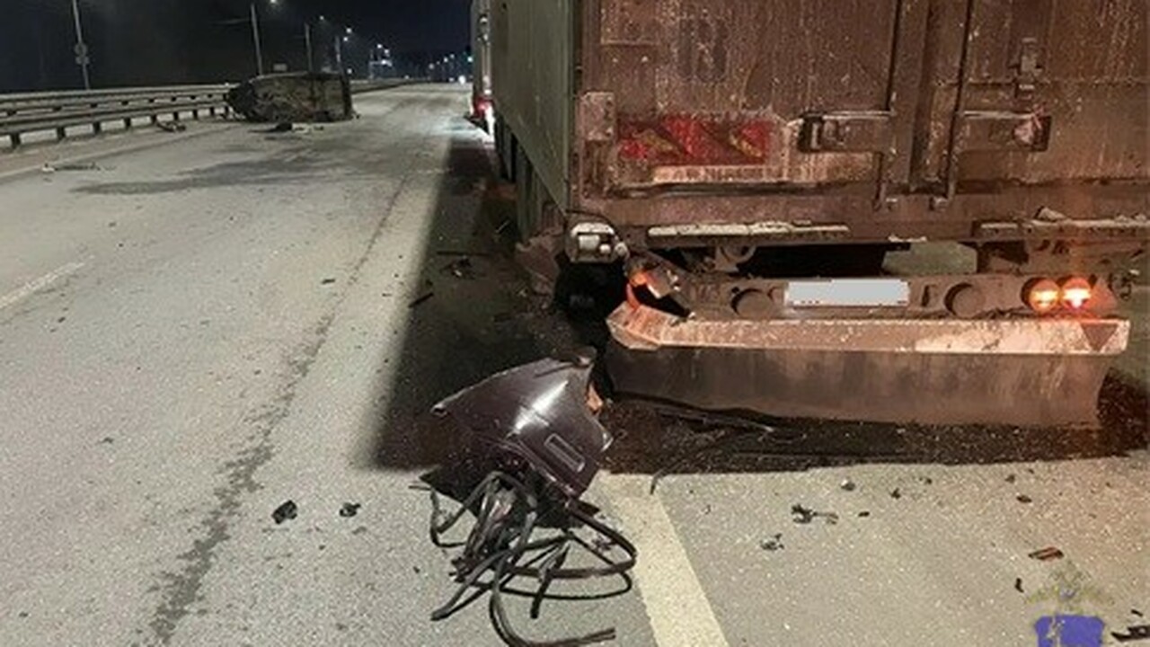 В результате аварии пострадали два человека