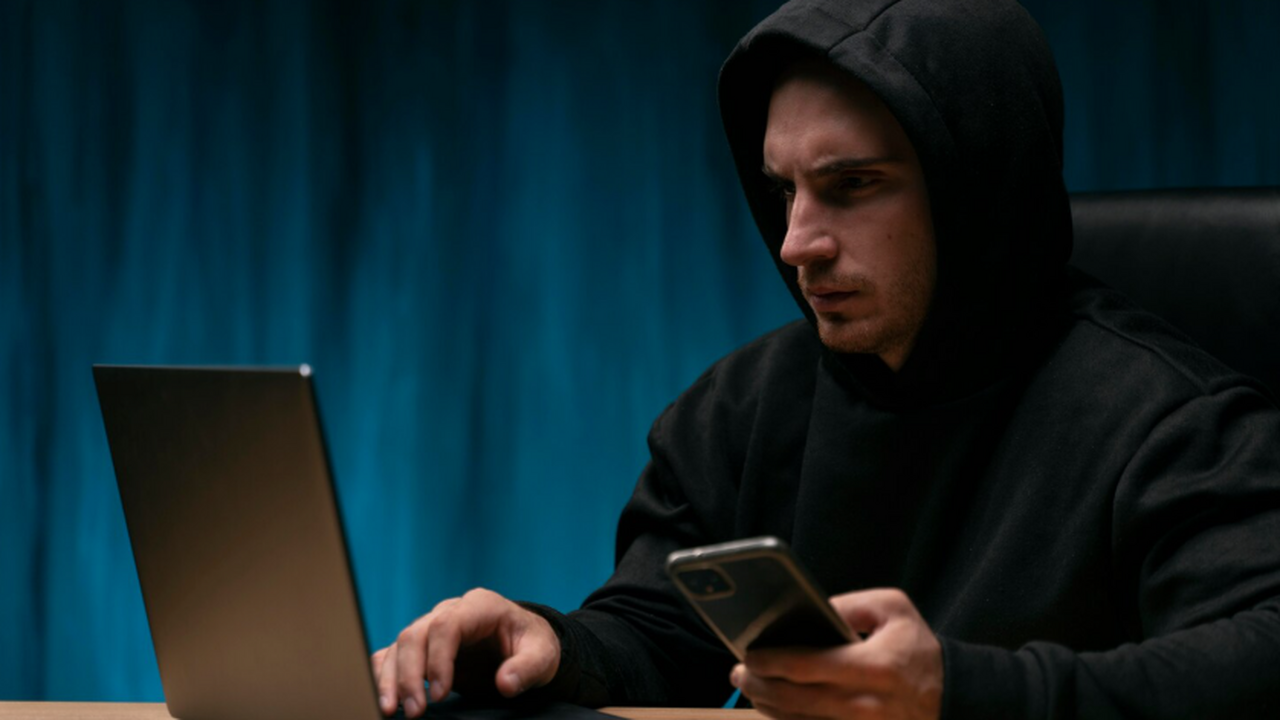Как работают «налоговые» мошенники и как защититься Эксперт по ИБ Даниил Бориславский рассказал о т...