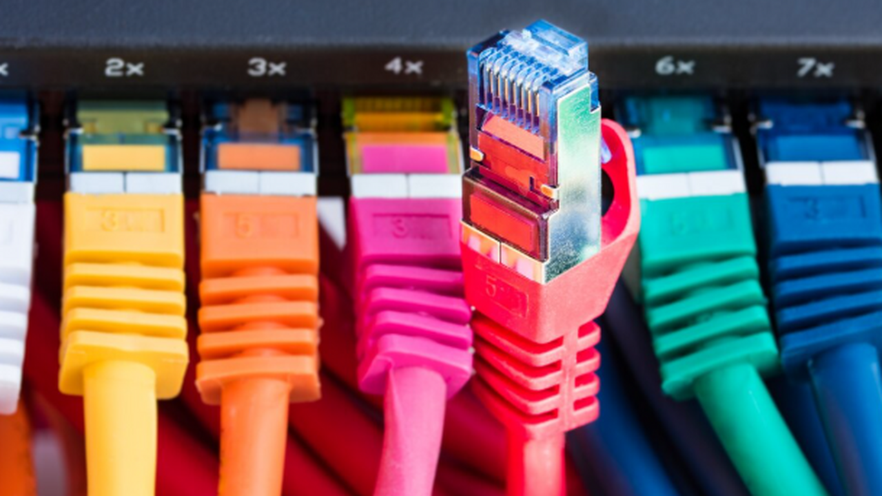 Нужно ли выключать Wi‑Fi роутер на ночь: эконом...