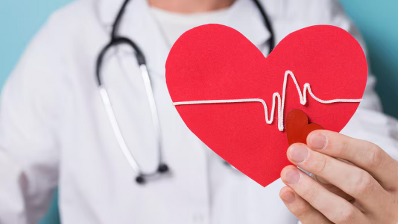 Кардиолог Минздрава России Евгений Шляхто в ком...