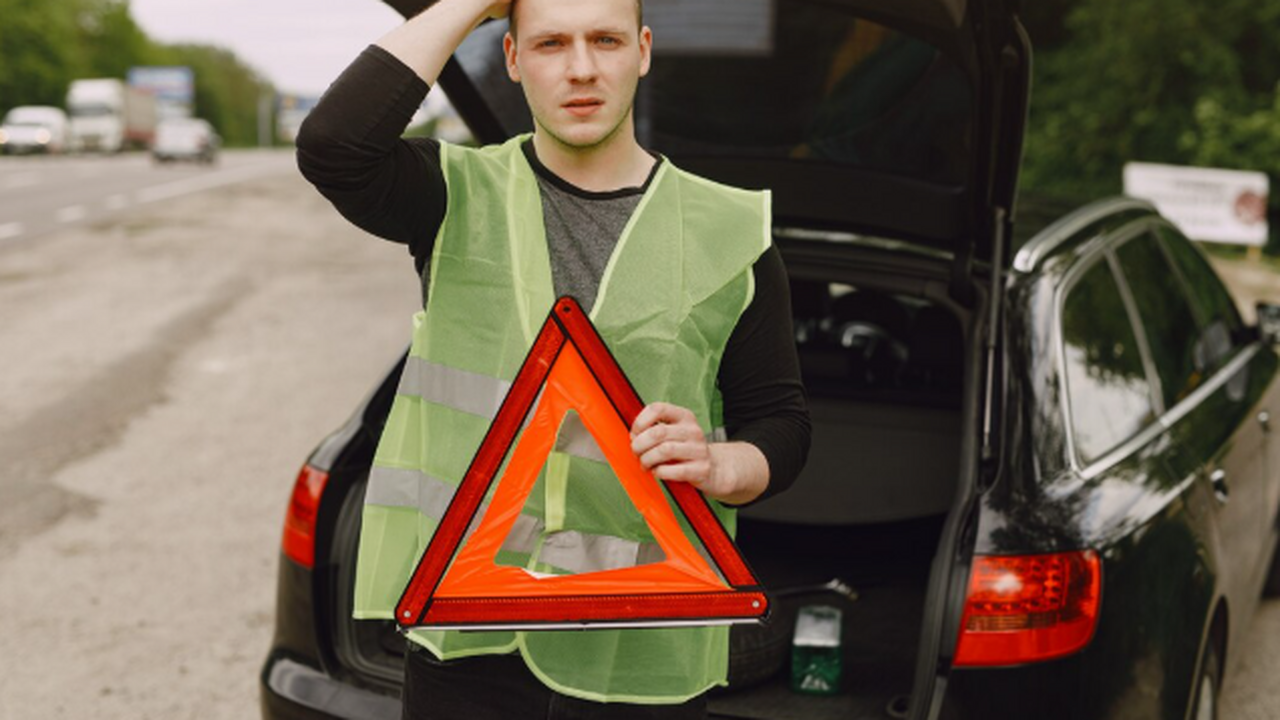 Объехал ремонт — заплати штраф: Как проезд по единственной открытой полосе вышел водителям боком Штрафы за движение по выделенной полосе в Петер...