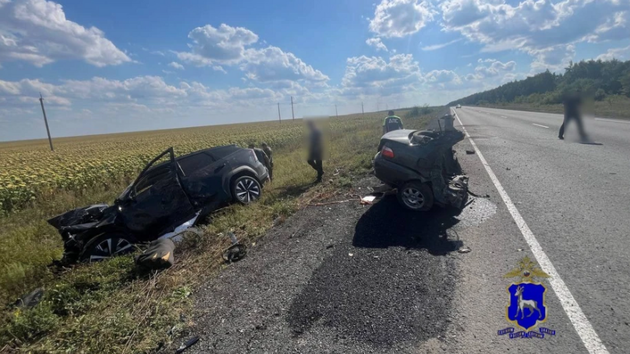 Два человека погибли в ДТП двух легковушек 