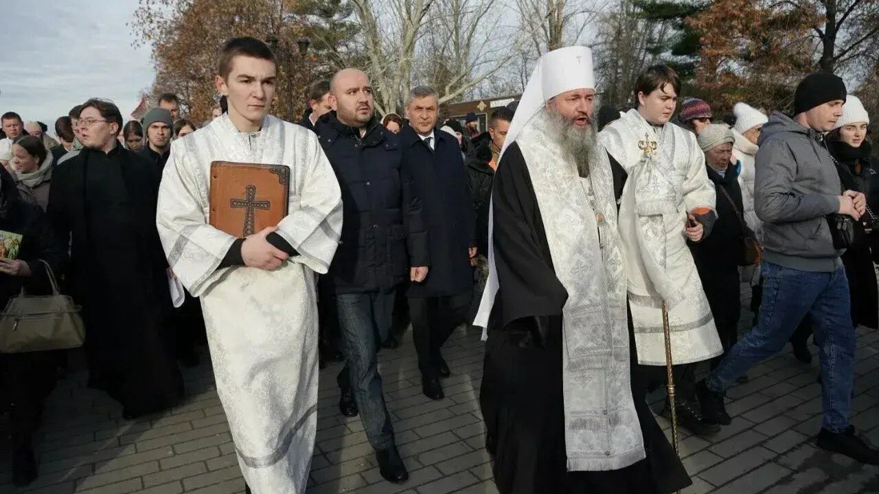 Вячеслав Федорищев присоединился к крестному ходу в честь Собора Архистратига Михаила и прочих Небесных Сил бесплотных Сегодня, 21 ноября, губернатор Вячеслав Федорищ...