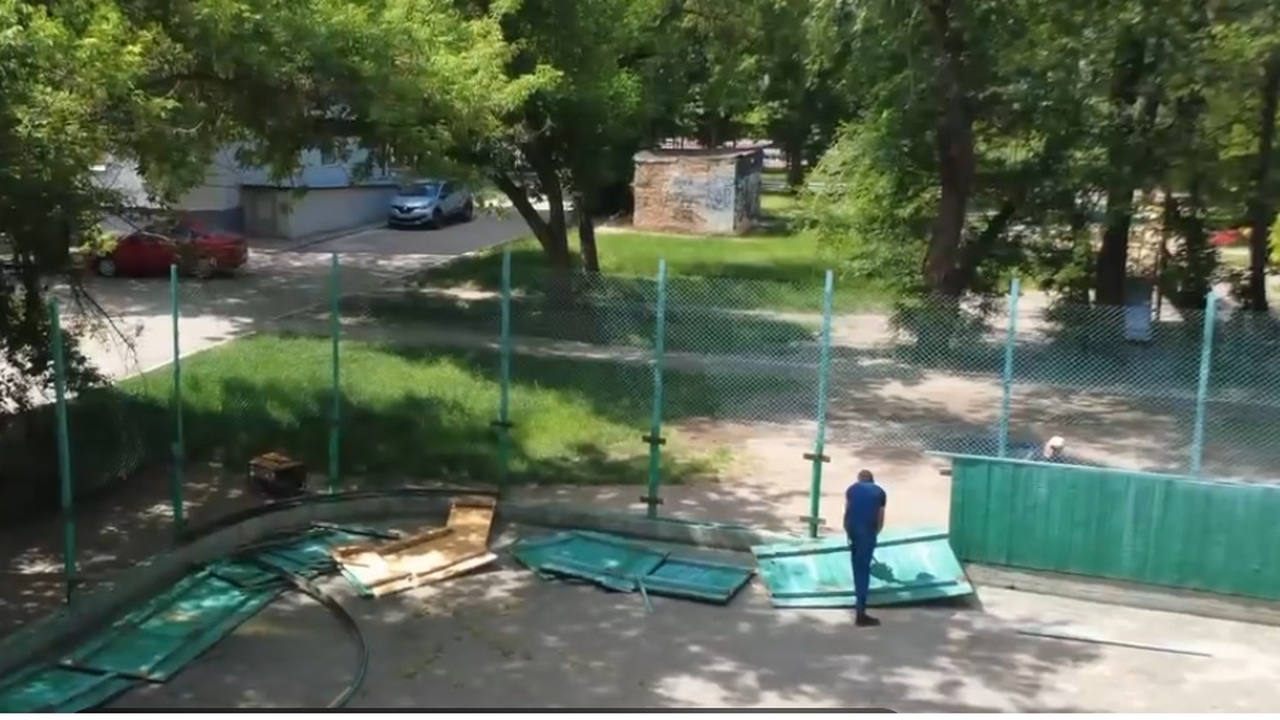 В Тольятти до зимы отремонтируют девять хоккейных кортов во дворах Срок завершения ремонта части объектов установл...