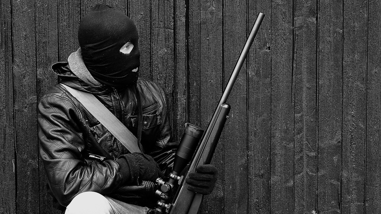 Операция по задержанию подозреваемых прошла сра...