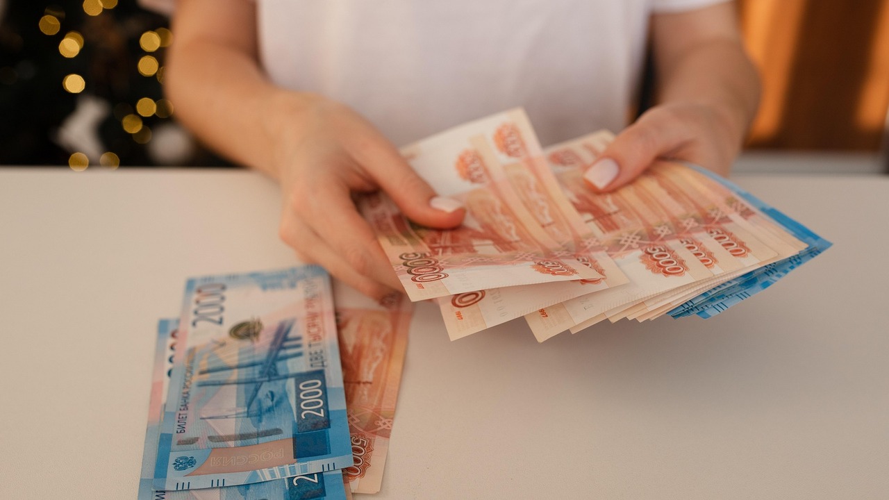В Хворостянском районе: дело о мошенничестве с пенсией на 2 млн рублей Как установила прокуратура, при обращении в ком...