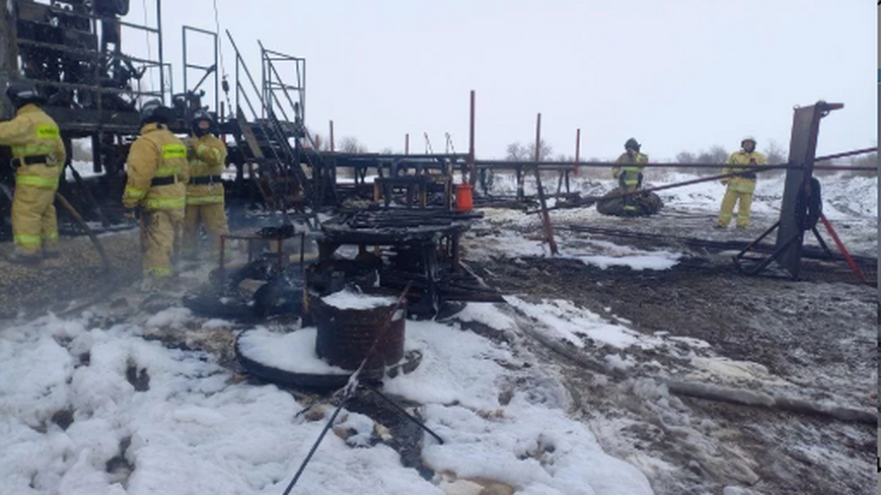 В настоящее время пожар на площади 20 кв. м лик...