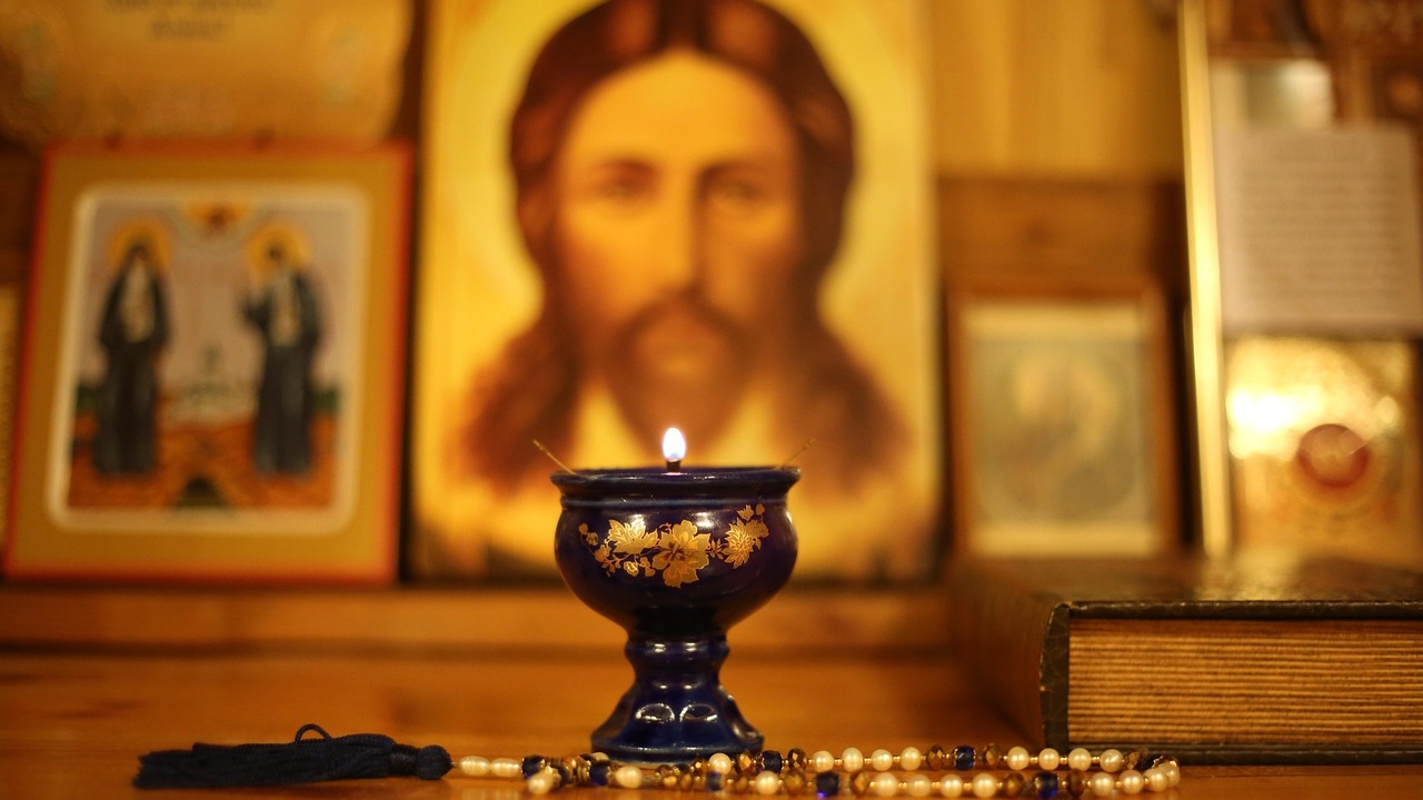 Иконы — не декор: представитель РНС рассказал, где их правильно размещать дома Иконы следует воспринимать как духовную святыню