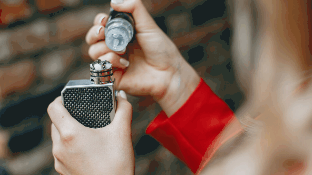 Субъекты РФ с мая смогут запрещать вейпы. Экспе...