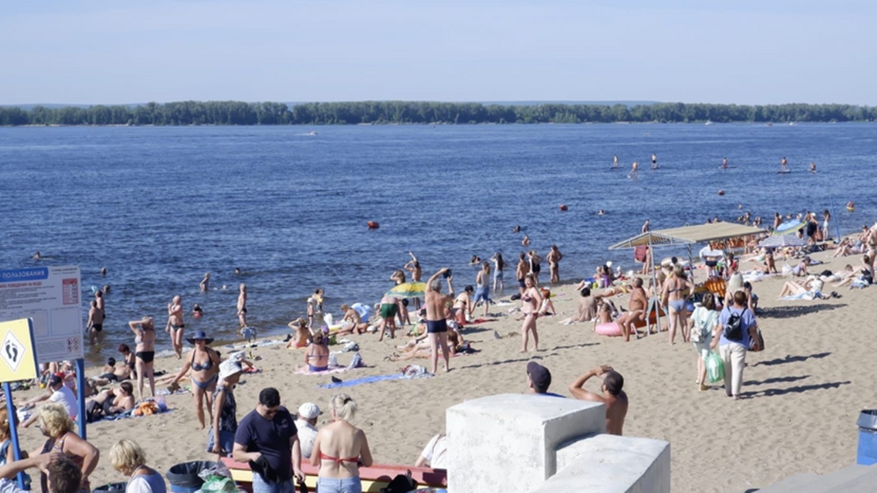 Дело дошло до Роспотребнадзора. Почему в Самарской области закрыли крупный пляж В Самаре временно ограничили купание на крупней...