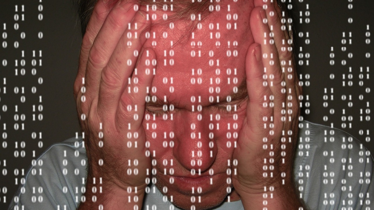 Мошенники создают чаты от имени бывших работода...