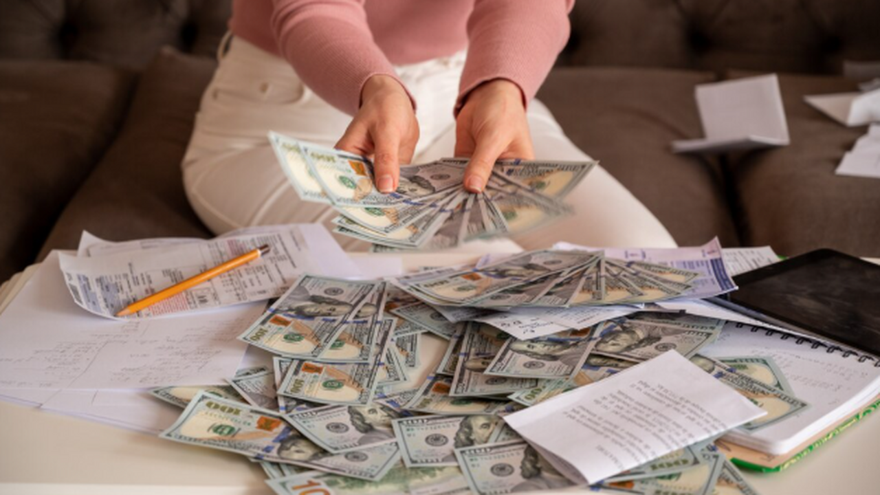 Как в 2025 году рассчитывают пенсию работающим пенсионерам: опубликовано практическое руководство Пенсии работающим пенсионерам в 2025 году: новы...