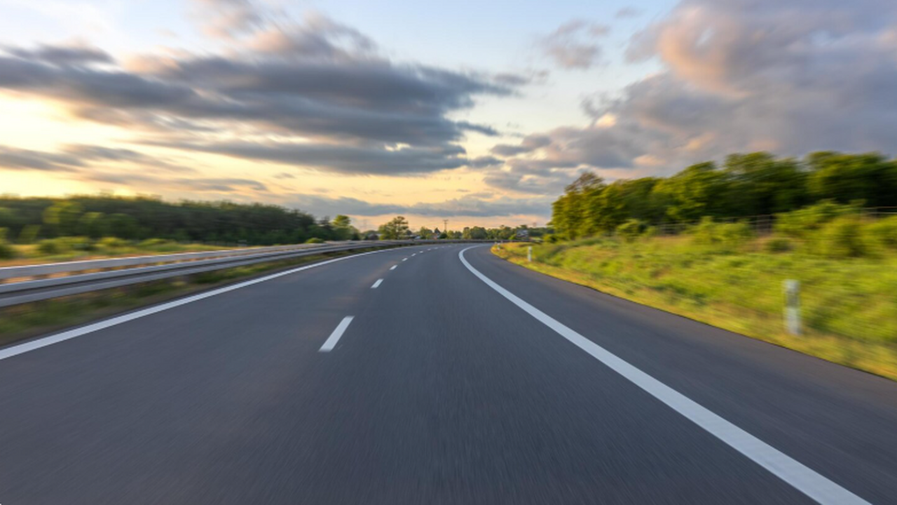 С 1 по 30 апреля 2026 года грузовики с нагрузко...