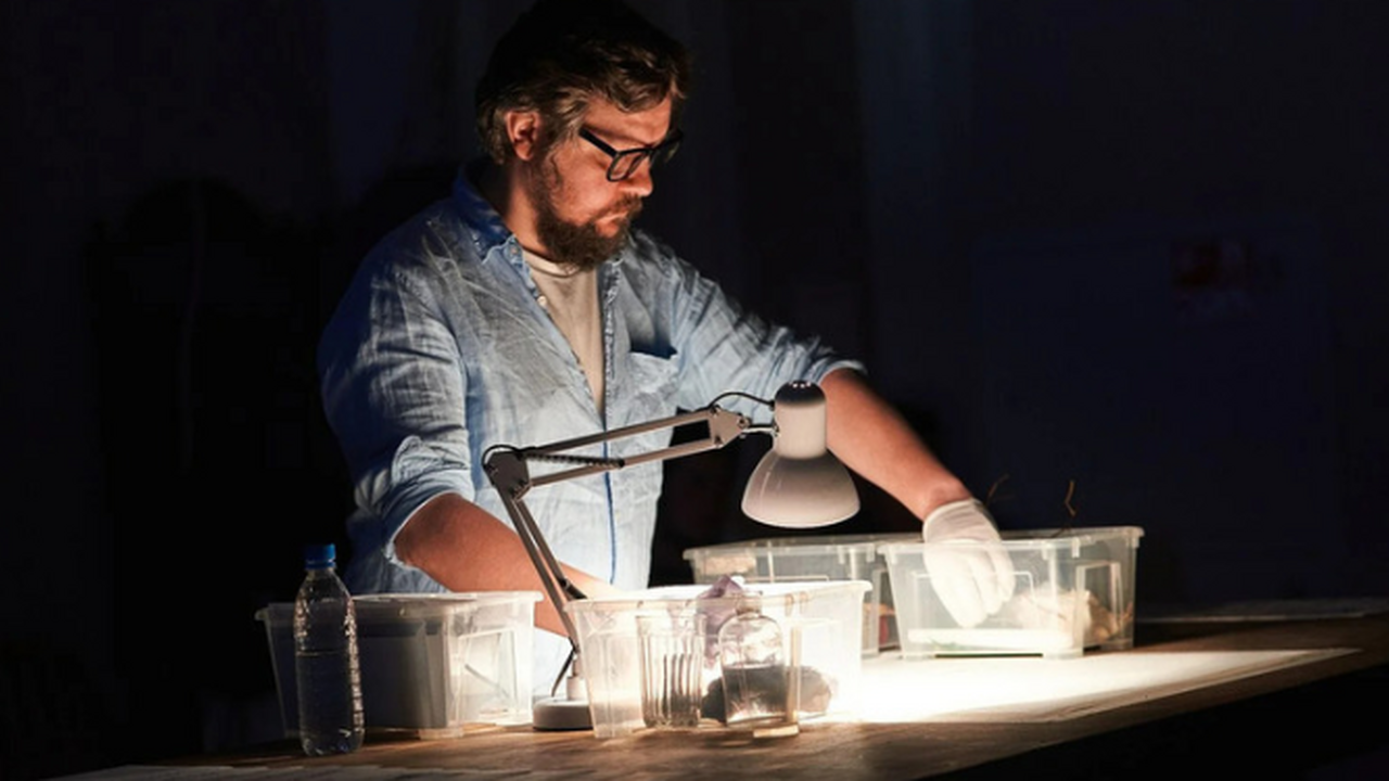 Дмитрий Волкострелов представит спектакль "Горь...