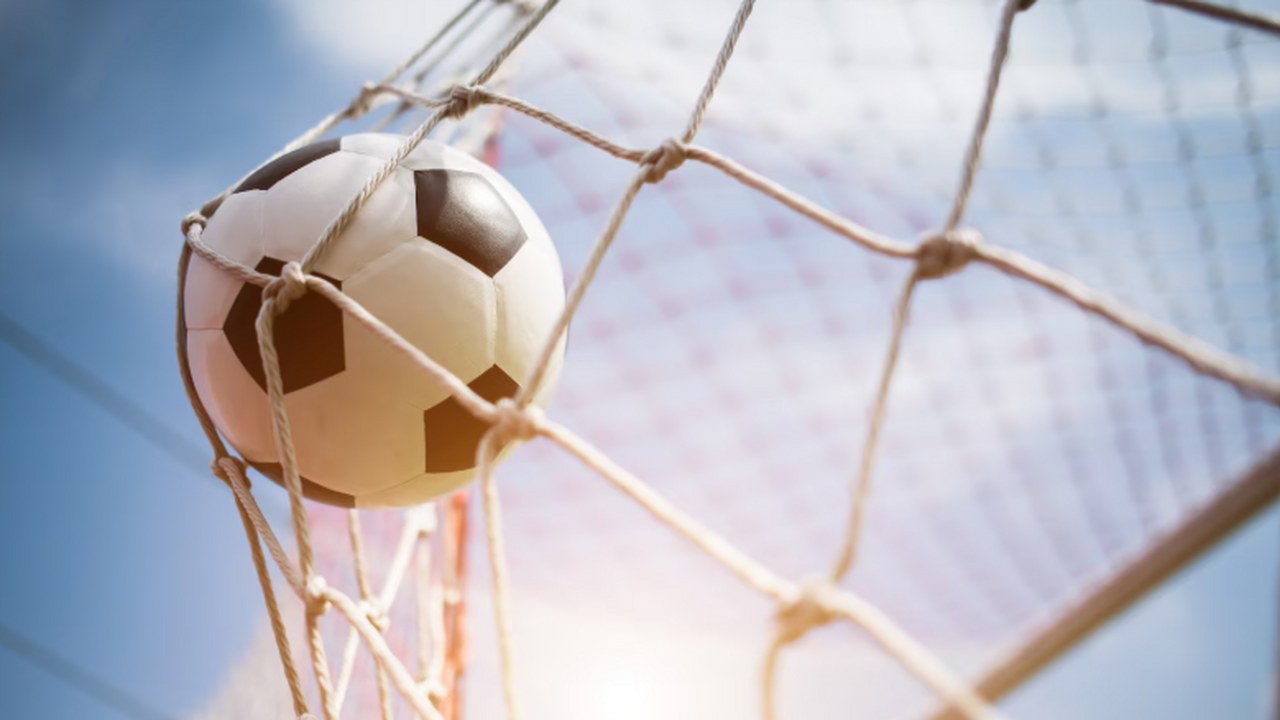 ФИФА могут попросить пересчитать гол‑2005 в пользу Кержакова В ФИФА направят обращение о корректировке прот...