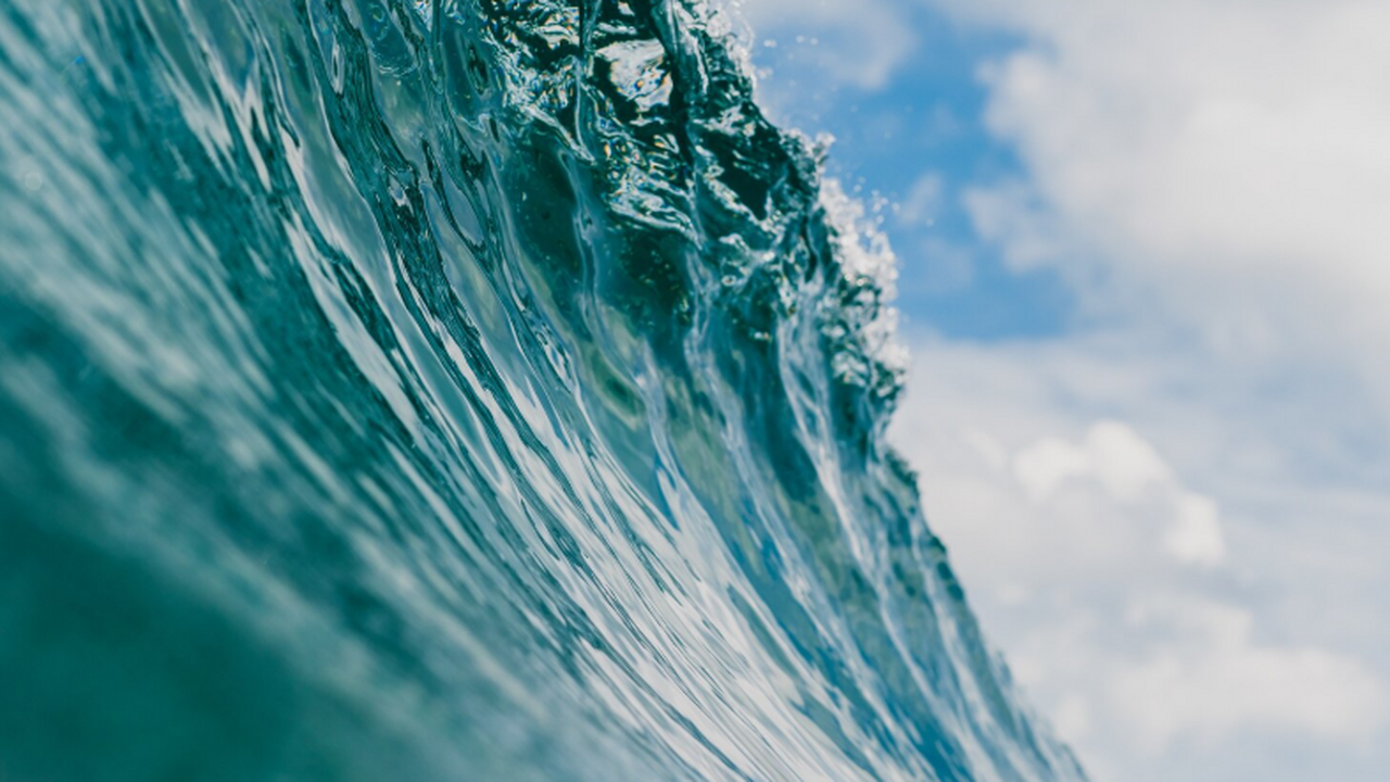 Ученые зафиксировали мощные внутренние приливы ...