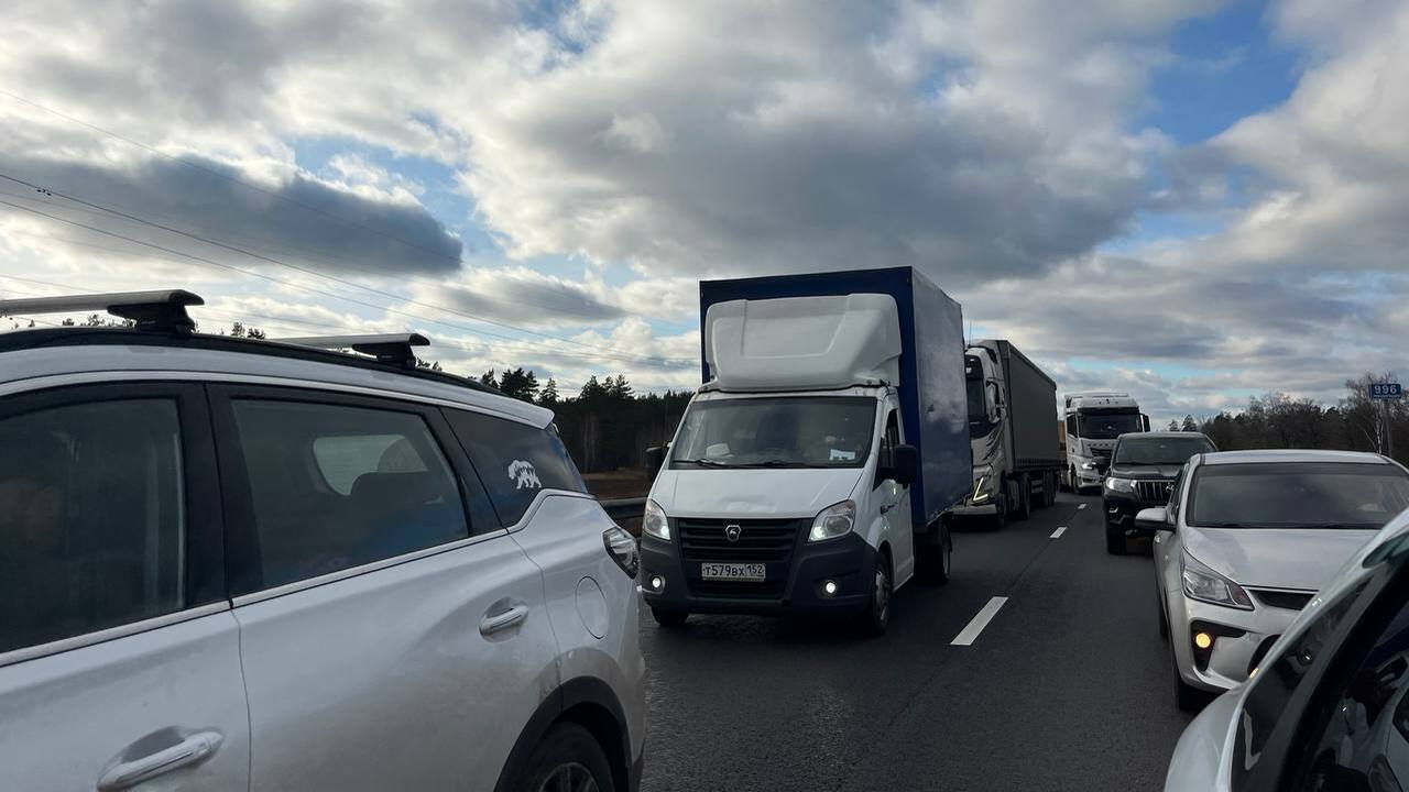 Три аварии на трассе М-5 у Прибрежного затруднили въезд в Самару Водителям рекомендуется искать пути объезда