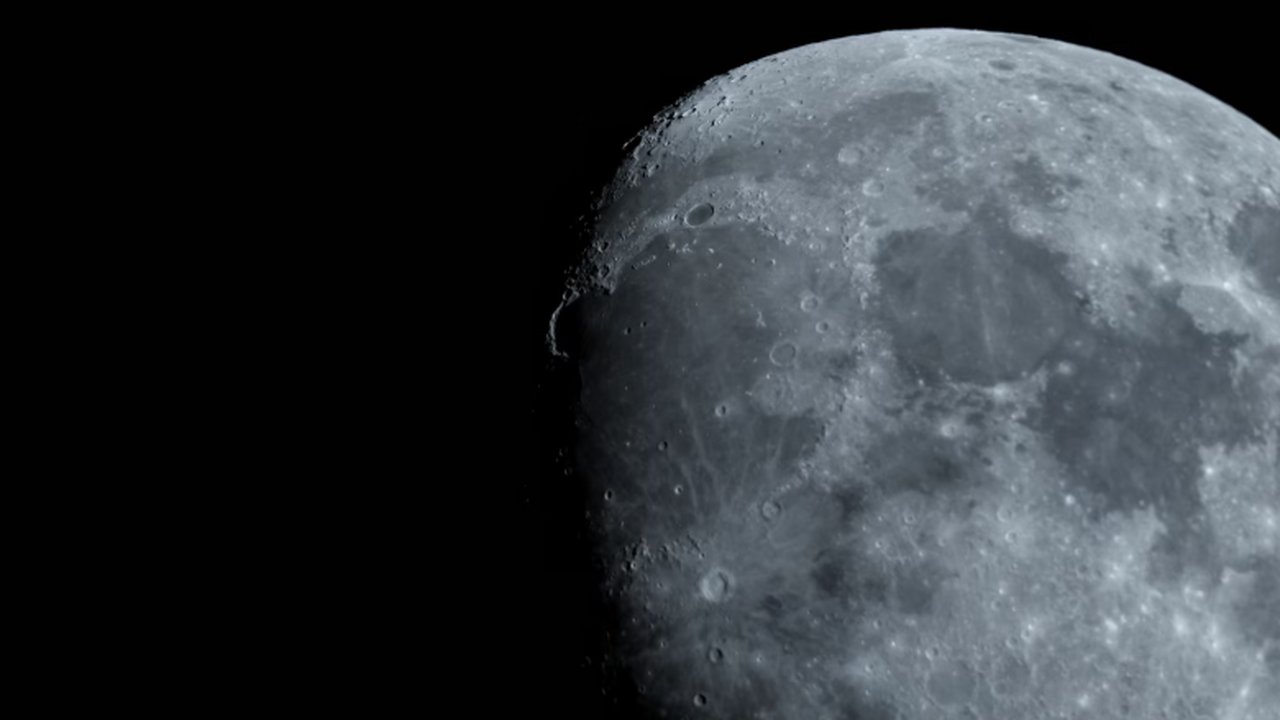 Учёные объяснили магнитные всплески на Луне чер...