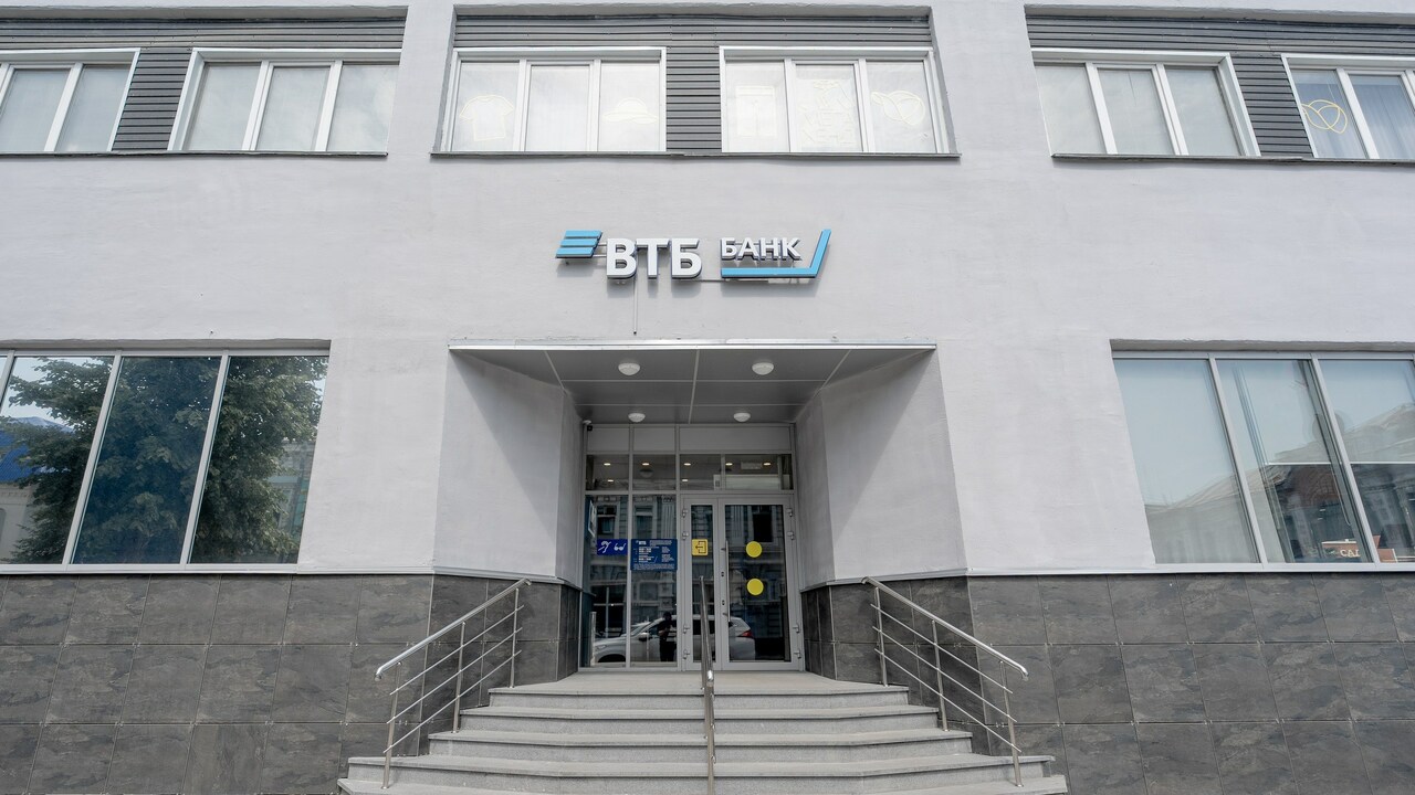 ВТБ открыл обновленный офис в Сызрани, продолжа...