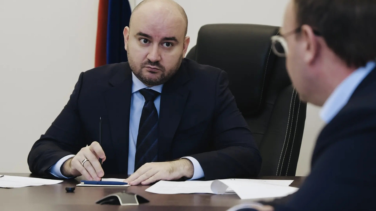 Ремонт сельских дорог, новая водонапорная башня: Вячеслав Федорищев озвучил решения по итогам личного приема граждан Во вторник, 31 марта, губернатор Вячеслав Федор...