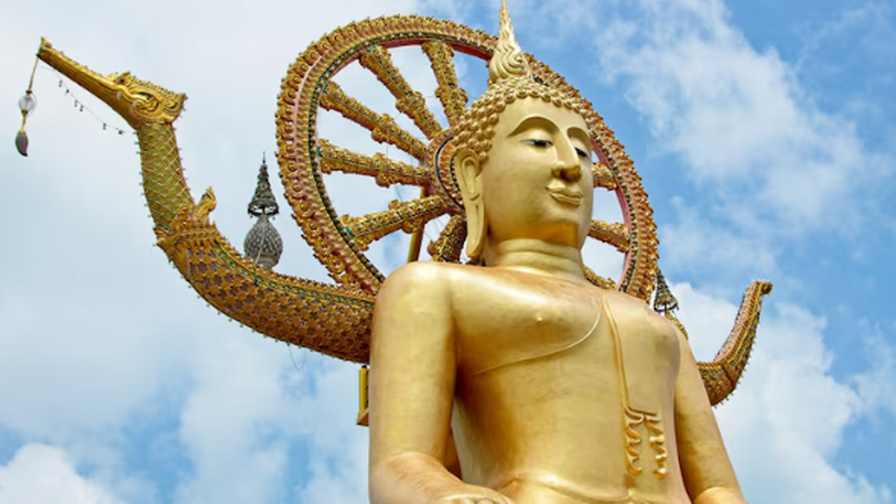 В Таиланде туристы из Волоколамска нашли колокольчик с родным монастырем Во время поездки на остров Панган в Таиланде ту...