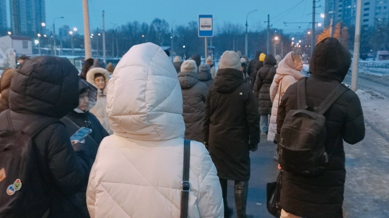 В Самаре обновляют таблички с расписанием общественного транспорта Новые таблички будут установлены к 6 февраля