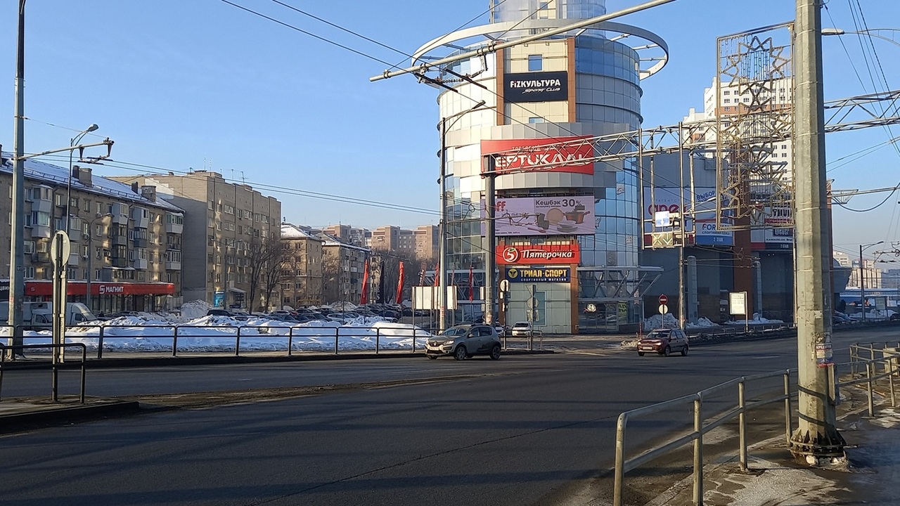 Незаконный баннер демонтируют на Московском шоссе в Самаре по жалобе жителя В городе Самаре, на пересечении Московского шос...