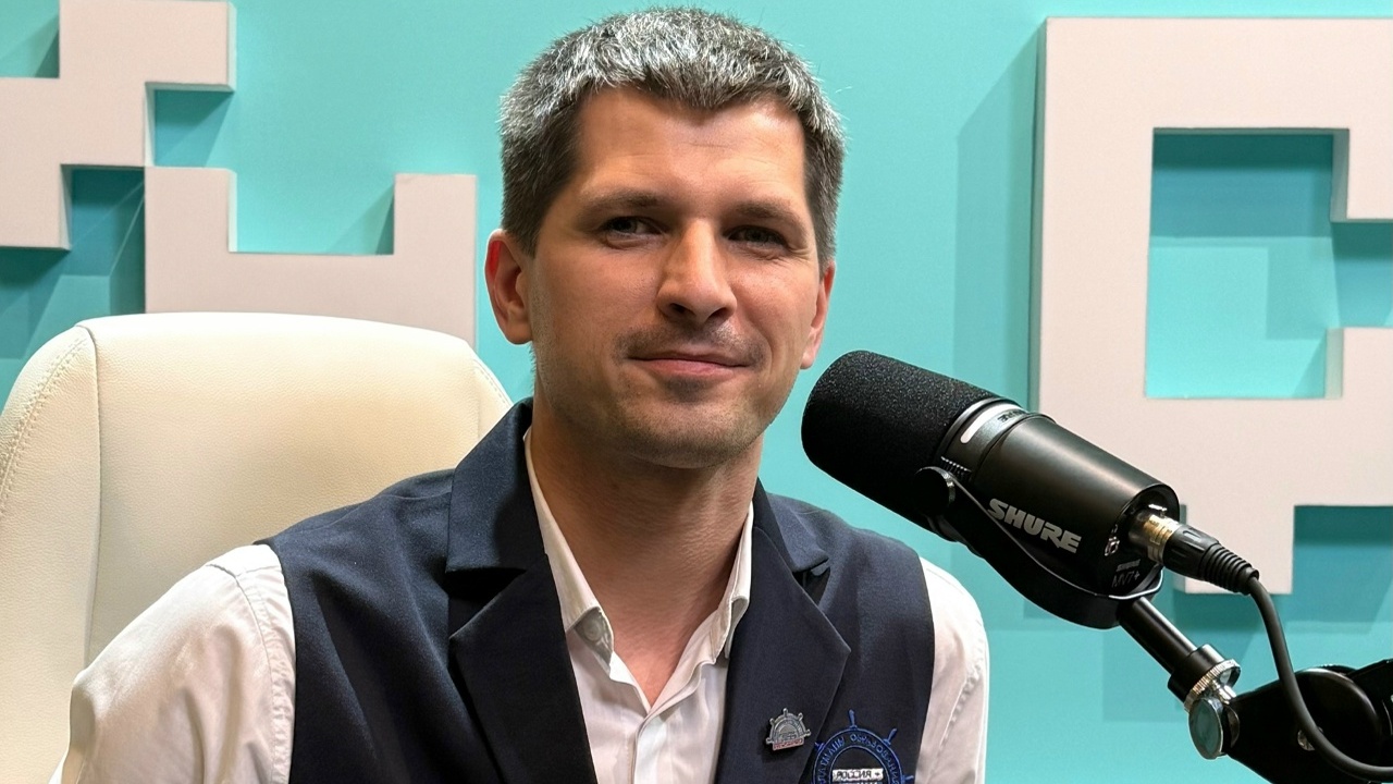 Жители области могут поддержать директора лицея...