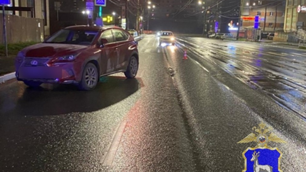 В Железнодорожном районе Самары автомобиль Lexu...