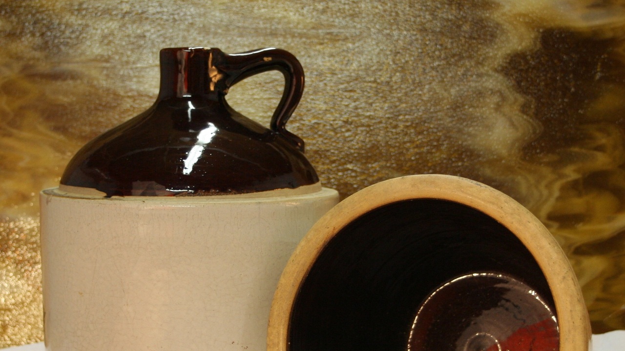 Домашний алкоголь опаснее магазинного: врач объяснил смертельные риски Психологический фактор усугубляет медицинские р...