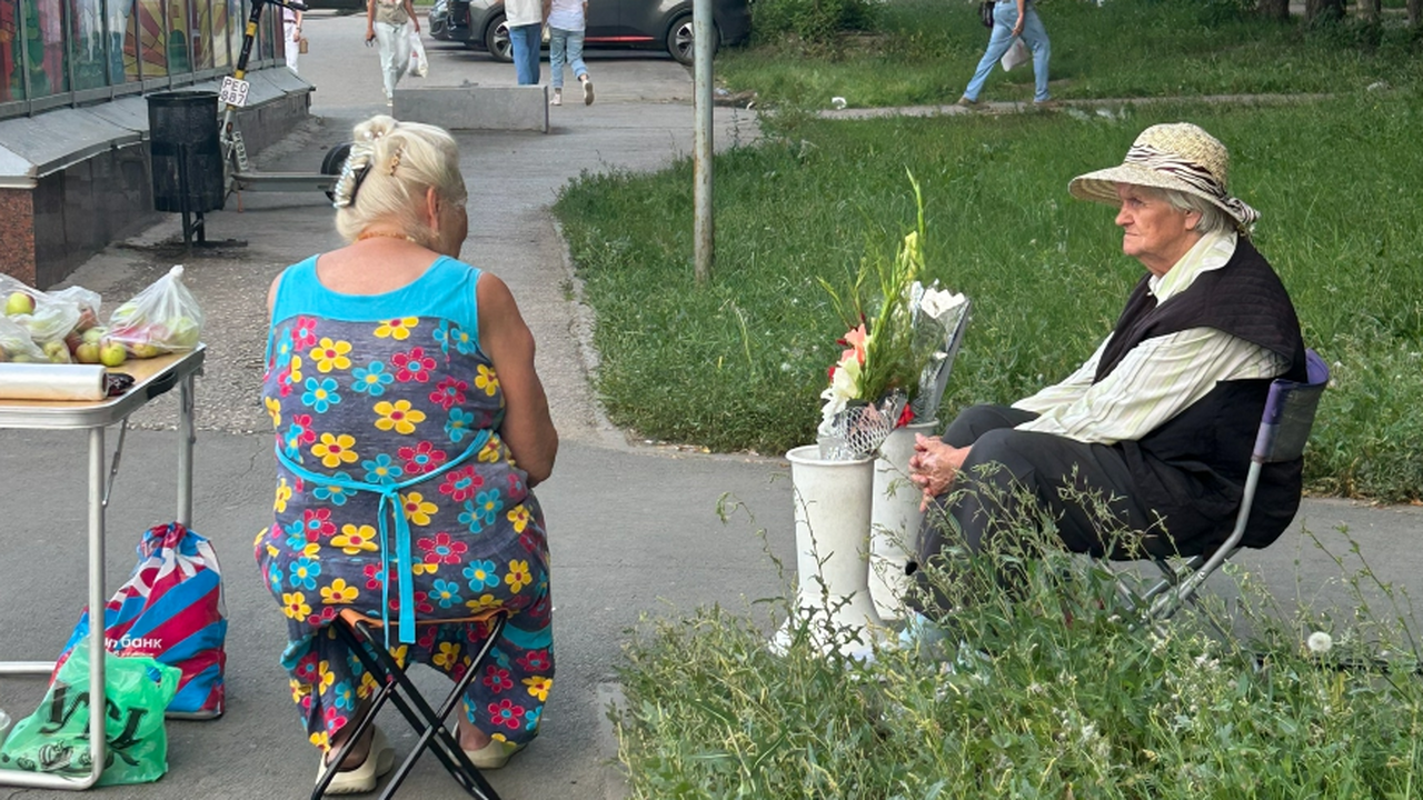 Пенсионерам с 1 августа поступит на карту банка единовременная выплата с четырьмя нулями Пенсионерам с 1 августа поступит на карту банка...