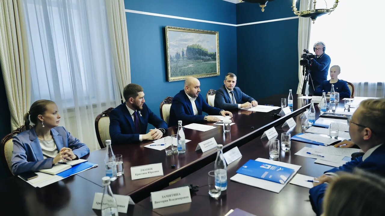 Проект представил член молодежного правительств...