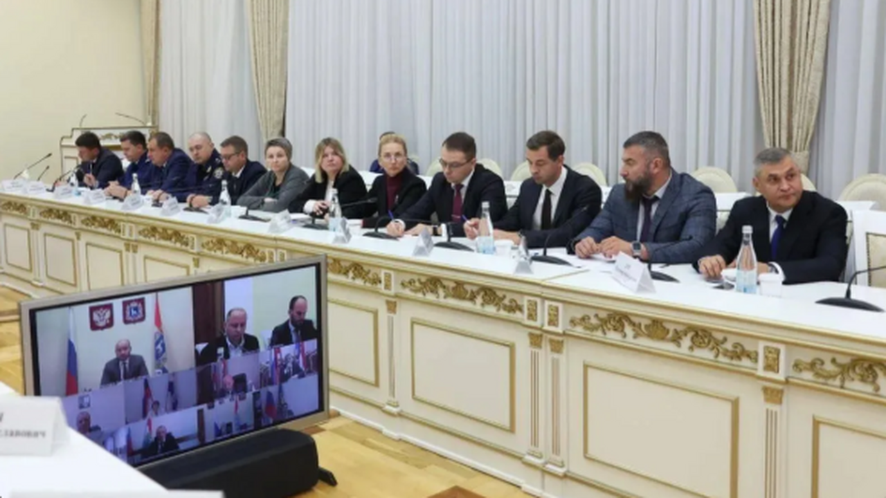 Обсуждалось начало отопительного сезона, помощь...