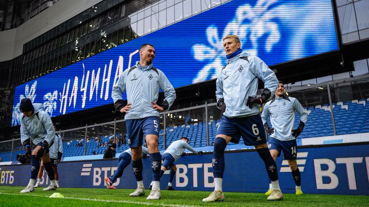 Футболисты и персонал «Крыльев» остаются без зарплаты из-за задержки субсидий Об этом сообщил Телеграм-канал "Спорт База"