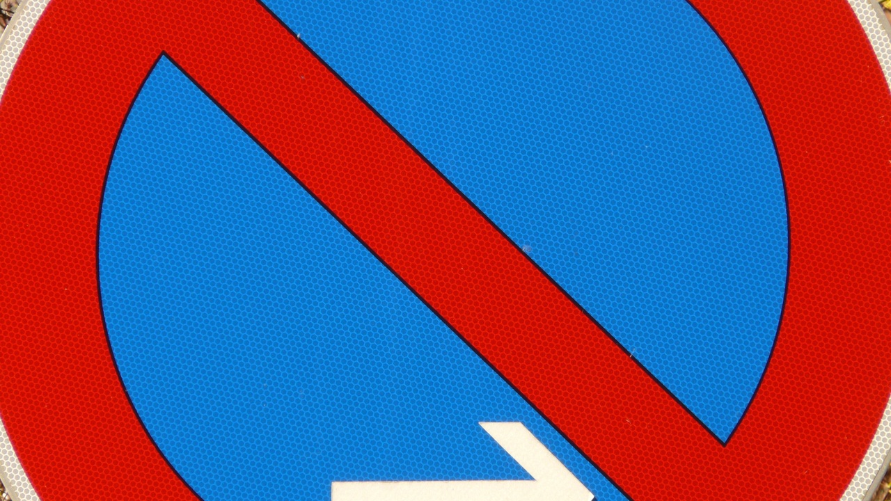 Ограничение связано с проведением праздничных м...