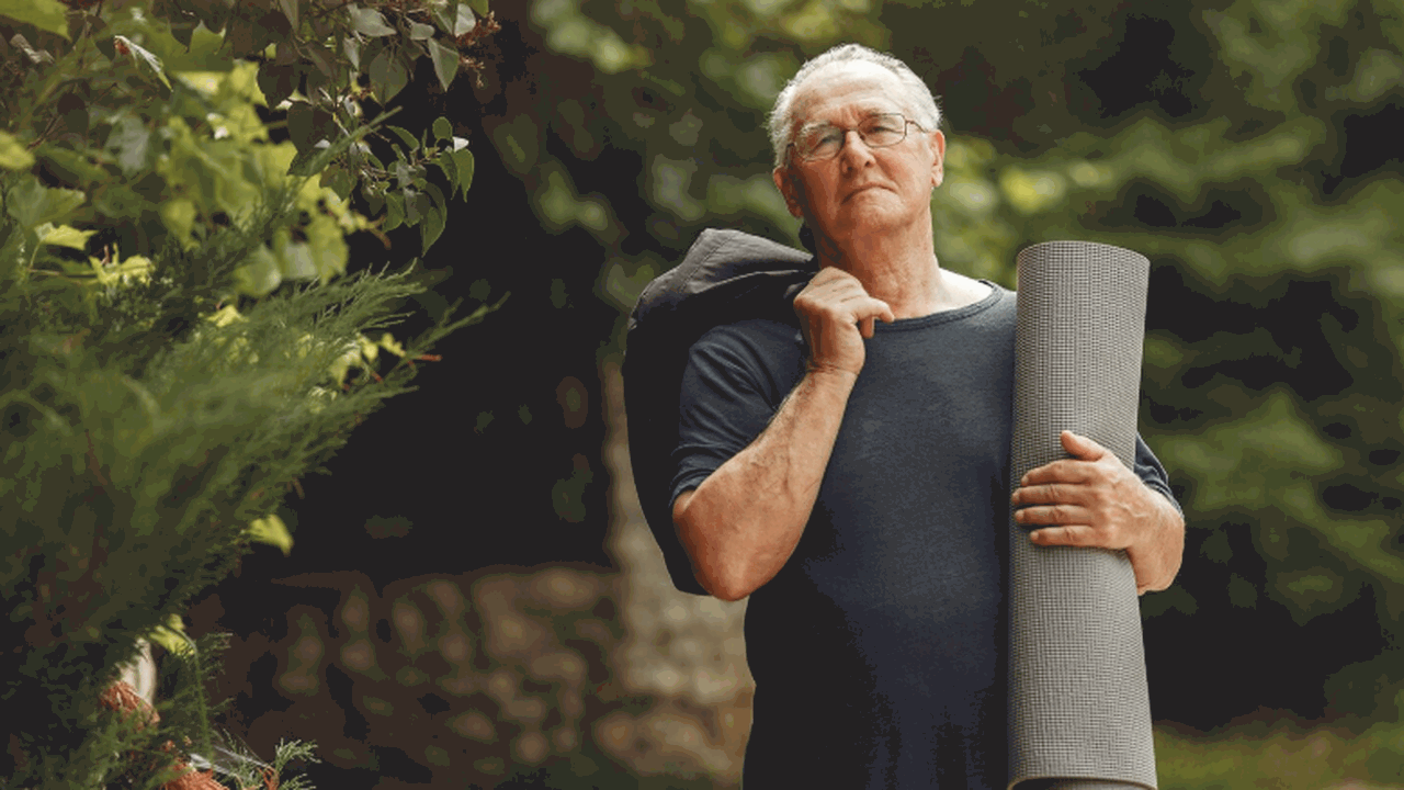 Ревматолог Натали Азар описала тест на вставани...