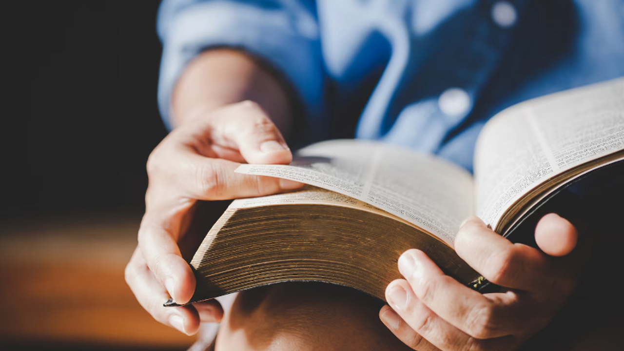 Обращаясь к вере, многие интуитивно начинают с ...