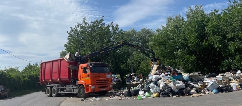 Целая гора мусора: В Тольятти вывозят незаконную свалку