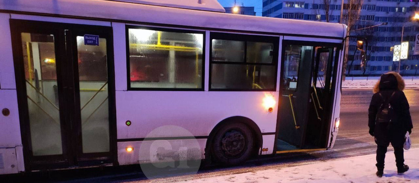 Не выдержал постоянно давки: в Самарской области у автобуса с пассажирами лопнула подвеска