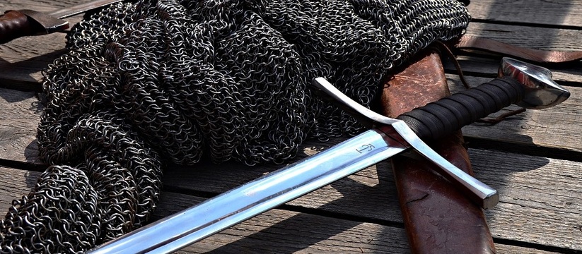 Средневековая казнь: В Самарской области женщину связали и угрожали мечом