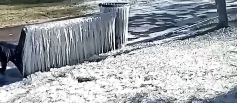 Одна ночь изменила все: Самару сковало льдом и сосульками Самару сковало льдом и сосульками