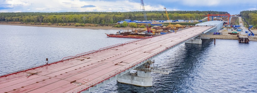 Дмитрий Азаров проверил ход строительства трассы и моста через Волгу в июле 2022 года